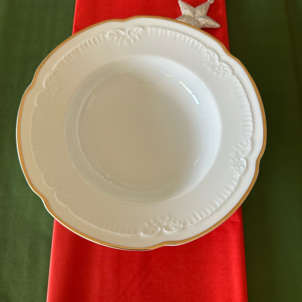 2 Soup Plates Krautheim Crest Classic White Dinner Plate with Gold Accent mint